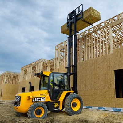 Forklift unloading machinery and industrial equipment in Basingstoke